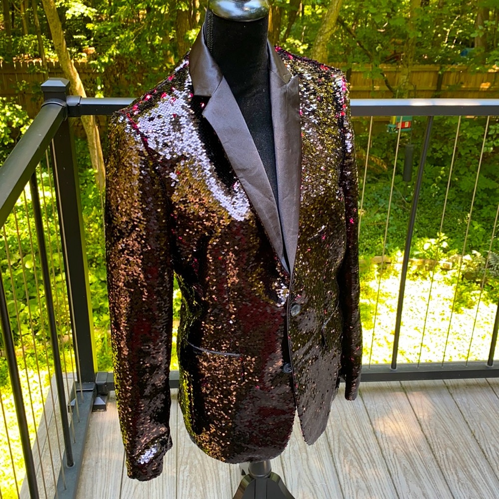 Fantastic sequins tuxedo jacket!